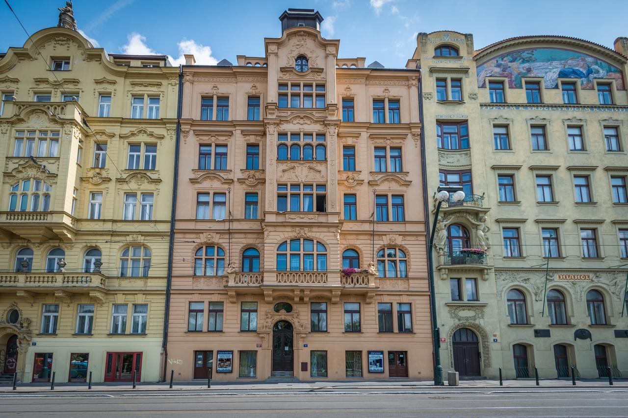 Riverside Apartment With A Balcony Praha Exteriér fotografie