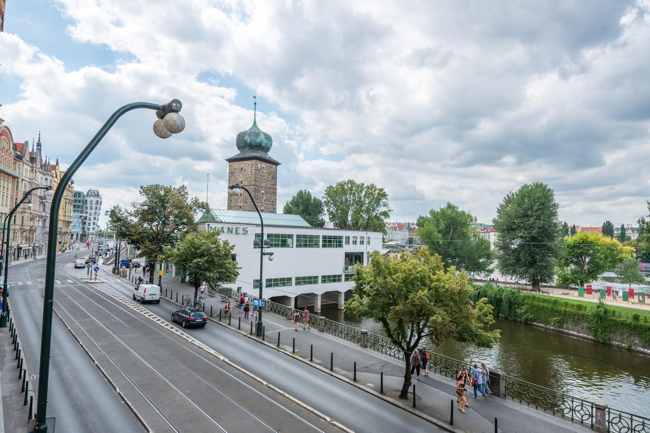 Riverside Apartment With A Balcony Praha Exteriér fotografie