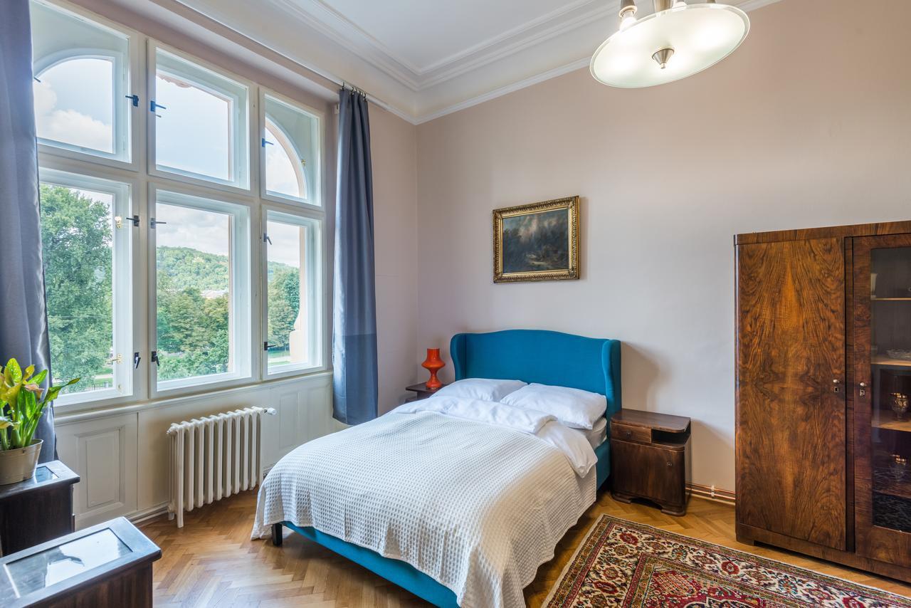 Riverside Apartment With A Balcony Praha Exteriér fotografie