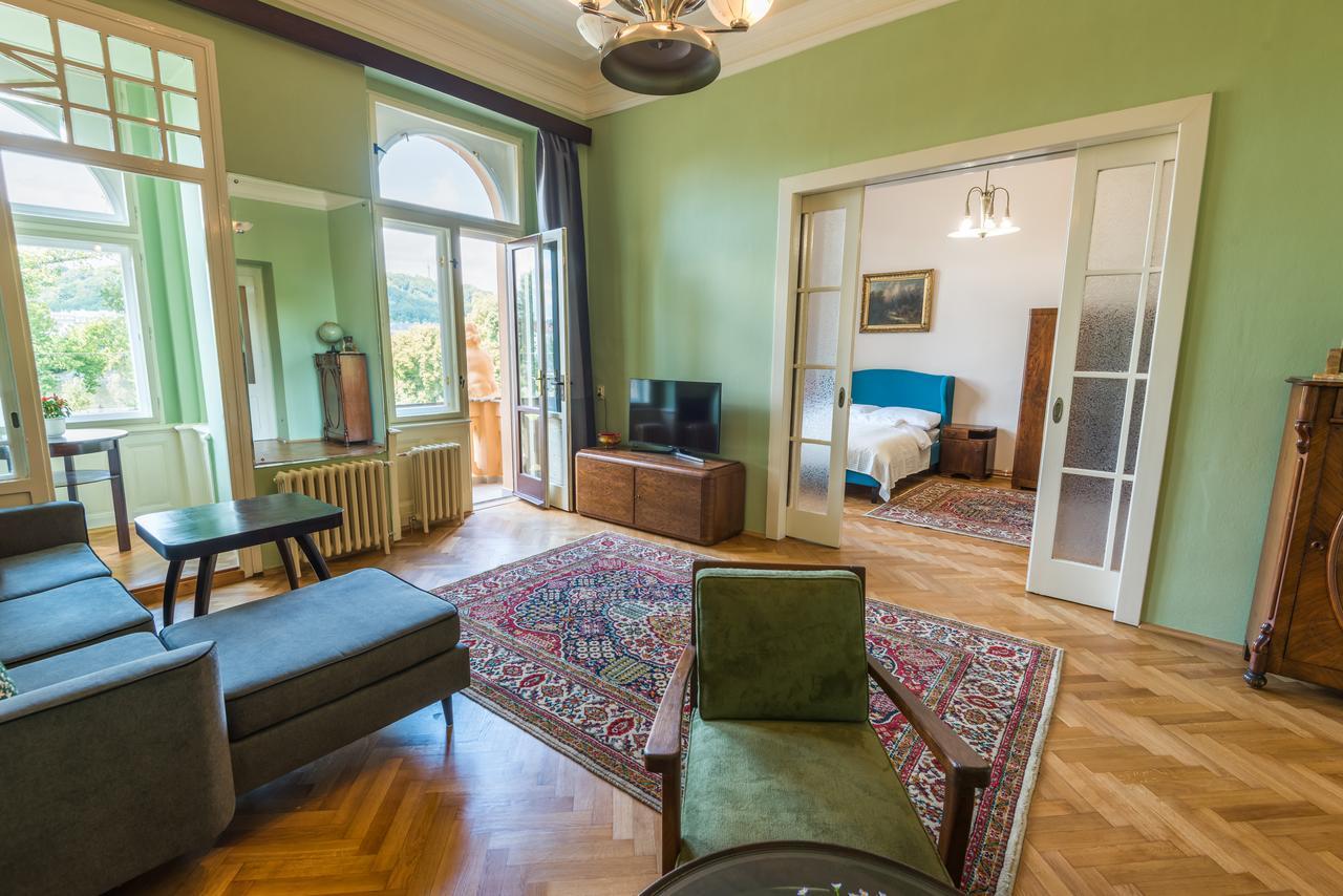 Riverside Apartment With A Balcony Praha Exteriér fotografie