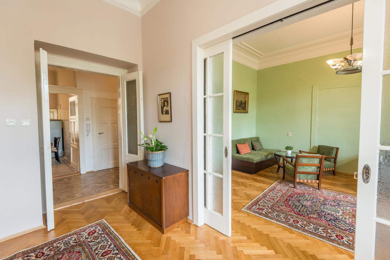 Riverside Apartment With A Balcony Praha Exteriér fotografie
