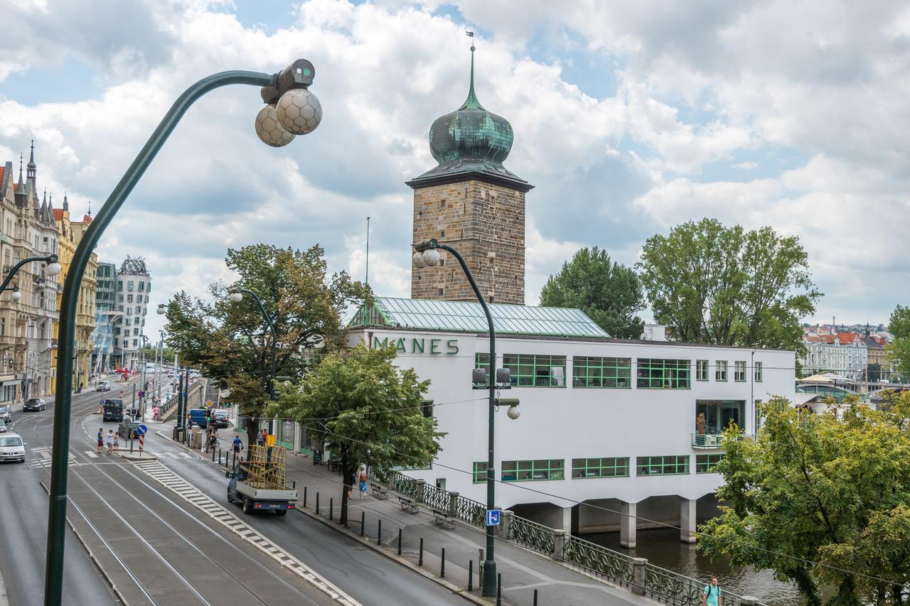 Riverside Apartment With A Balcony Praha Exteriér fotografie