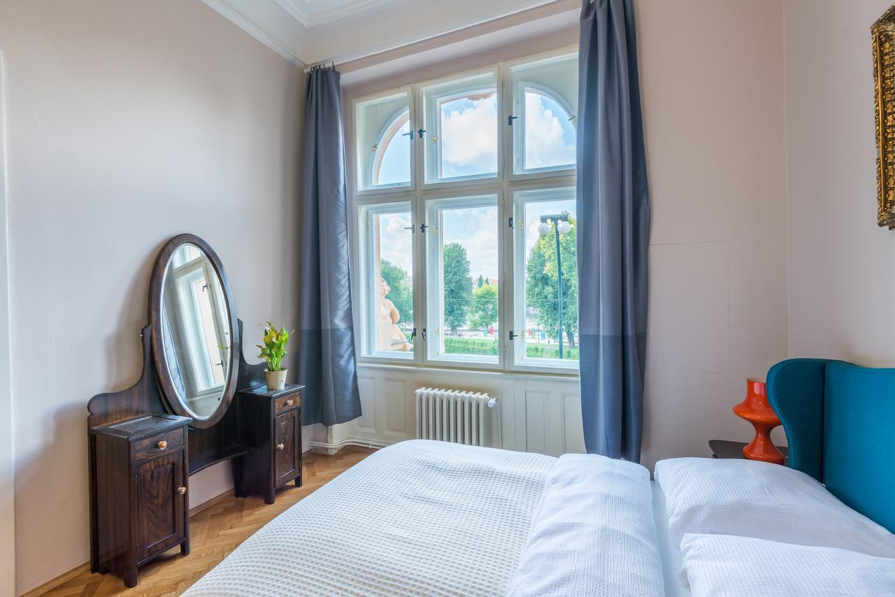 Riverside Apartment With A Balcony Praha Exteriér fotografie