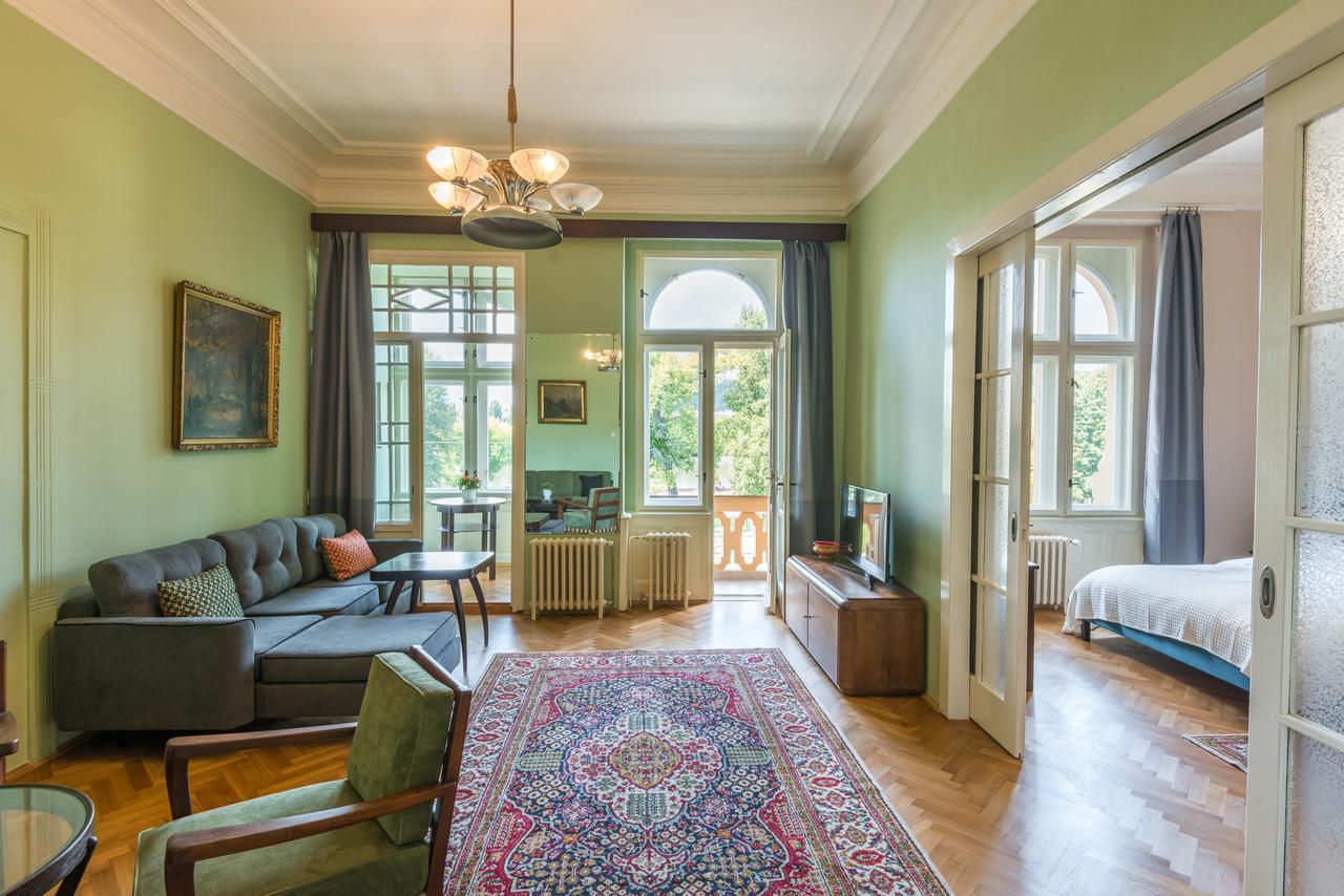 Riverside Apartment With A Balcony Praha Exteriér fotografie