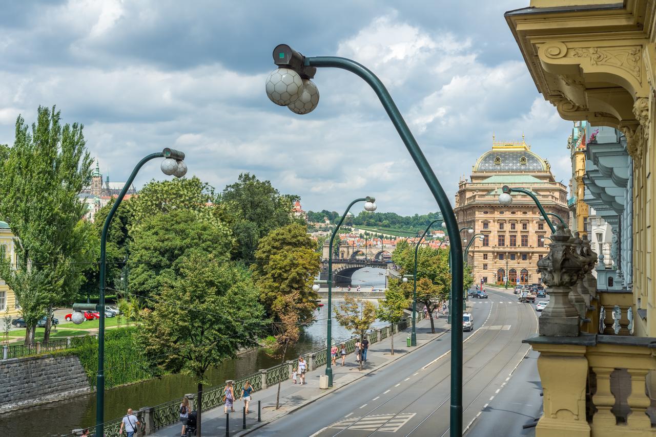 Riverside Apartment With A Balcony Praha Exteriér fotografie