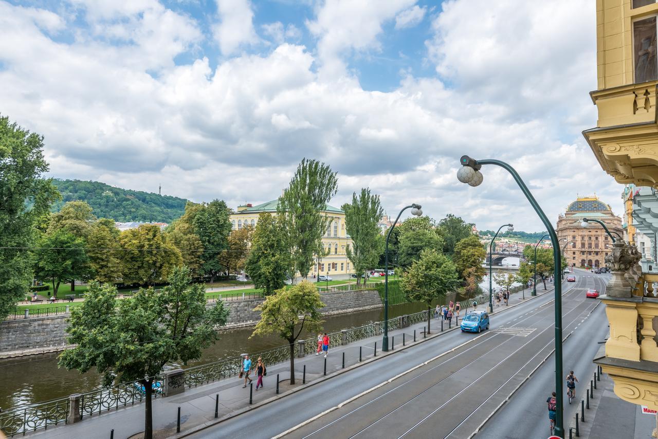 Riverside Apartment With A Balcony Praha Exteriér fotografie