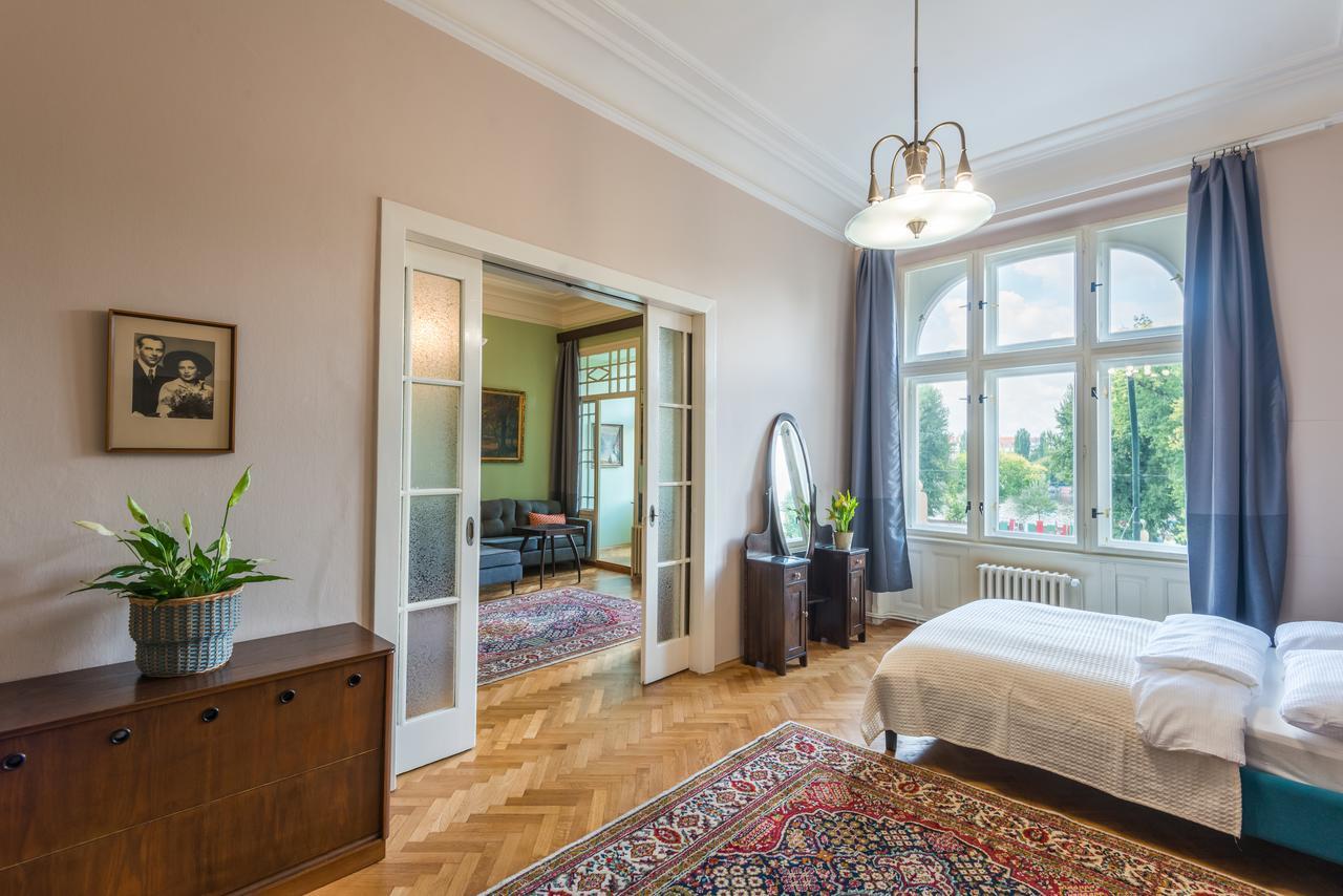 Riverside Apartment With A Balcony Praha Exteriér fotografie