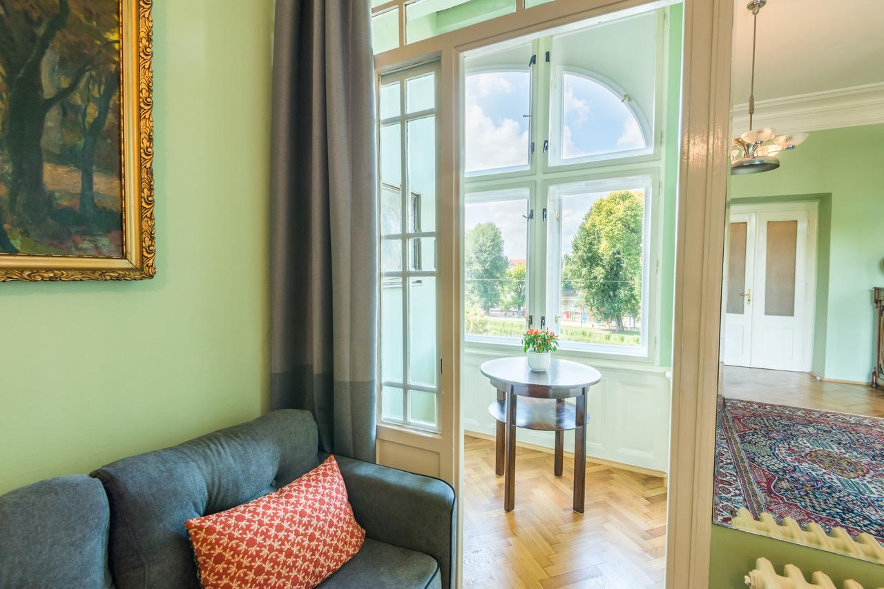 Riverside Apartment With A Balcony Praha Exteriér fotografie