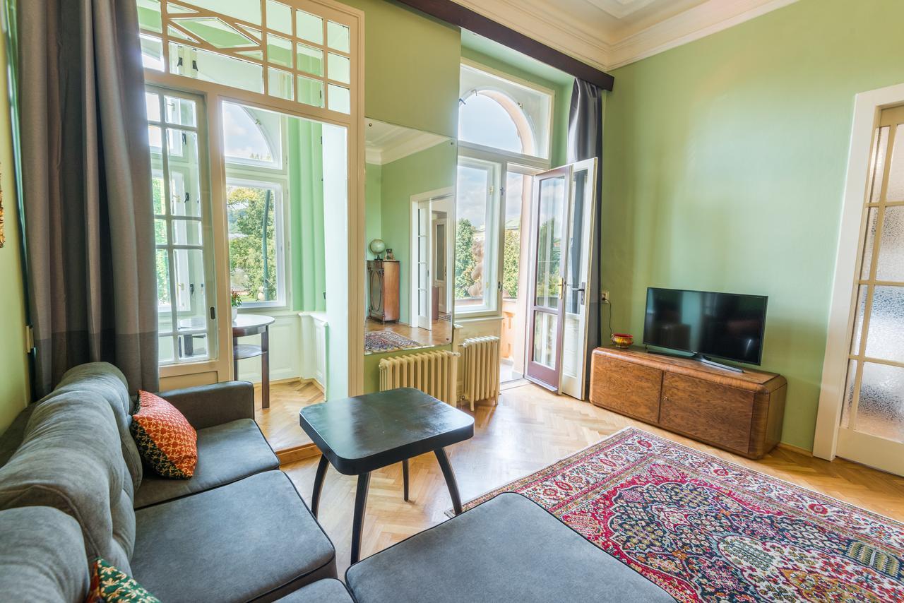 Riverside Apartment With A Balcony Praha Exteriér fotografie